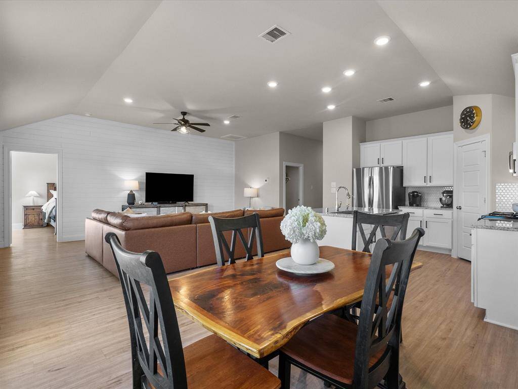 Perfect breakfast area.