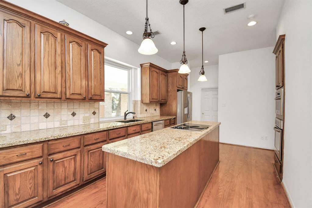 Beautiful cabinetry and granite counters!