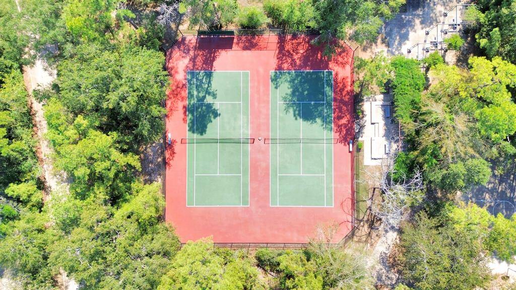 Tennis courts in the neighborhood