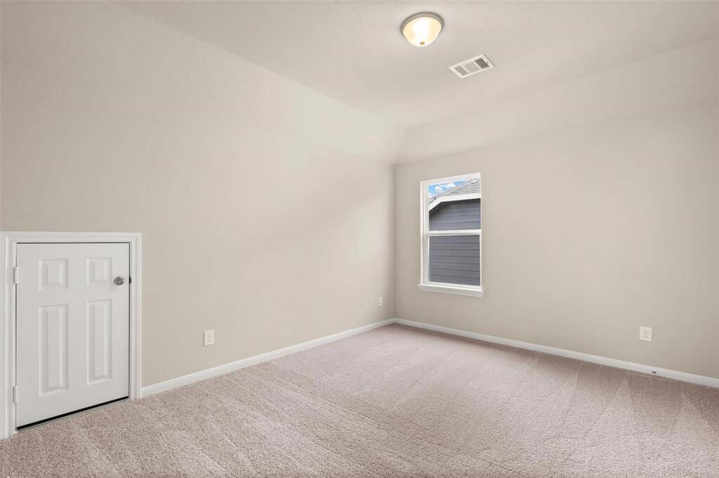 Note: Sample product photo. Actual exterior and interior selections may vary by homesite.