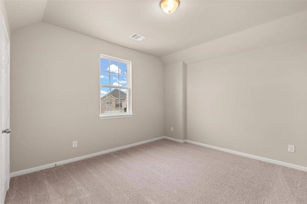 Note: Sample product photo. Actual exterior and interior selections may vary by homesite.