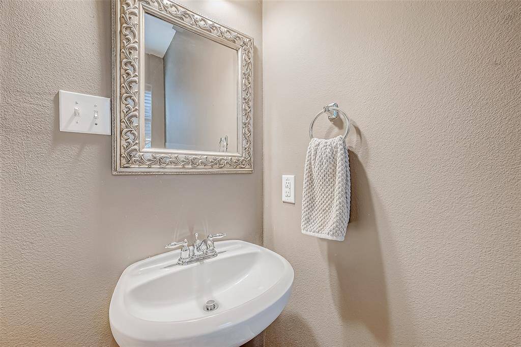 1/2 bath