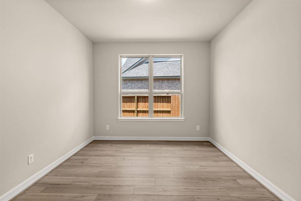note: Sample product photo. Actual exterior and interior selections may vary by homesite.