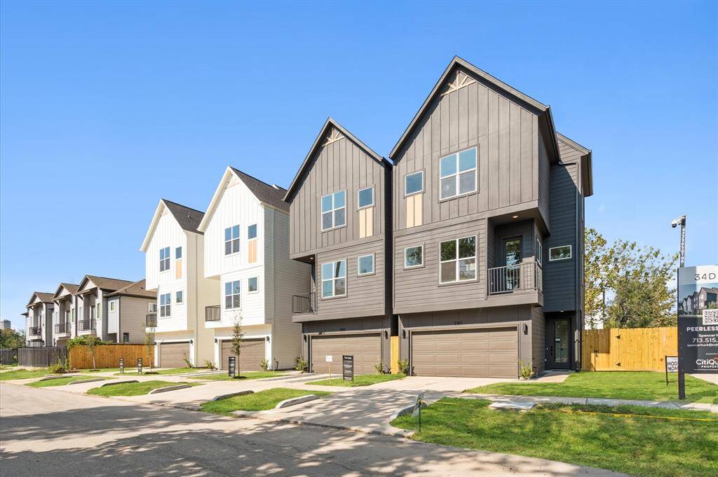 These gorgeous 3 story homes are located in the new Medical Center @OST!