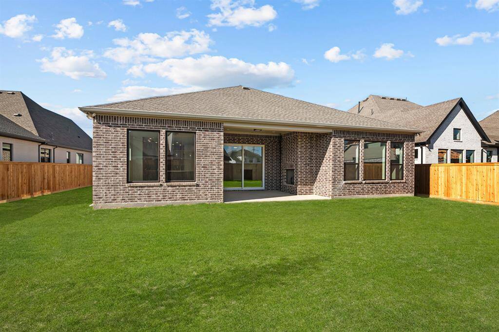 Welcome to The Pinto by David Weekley Homes. Move-In-Ready Now!