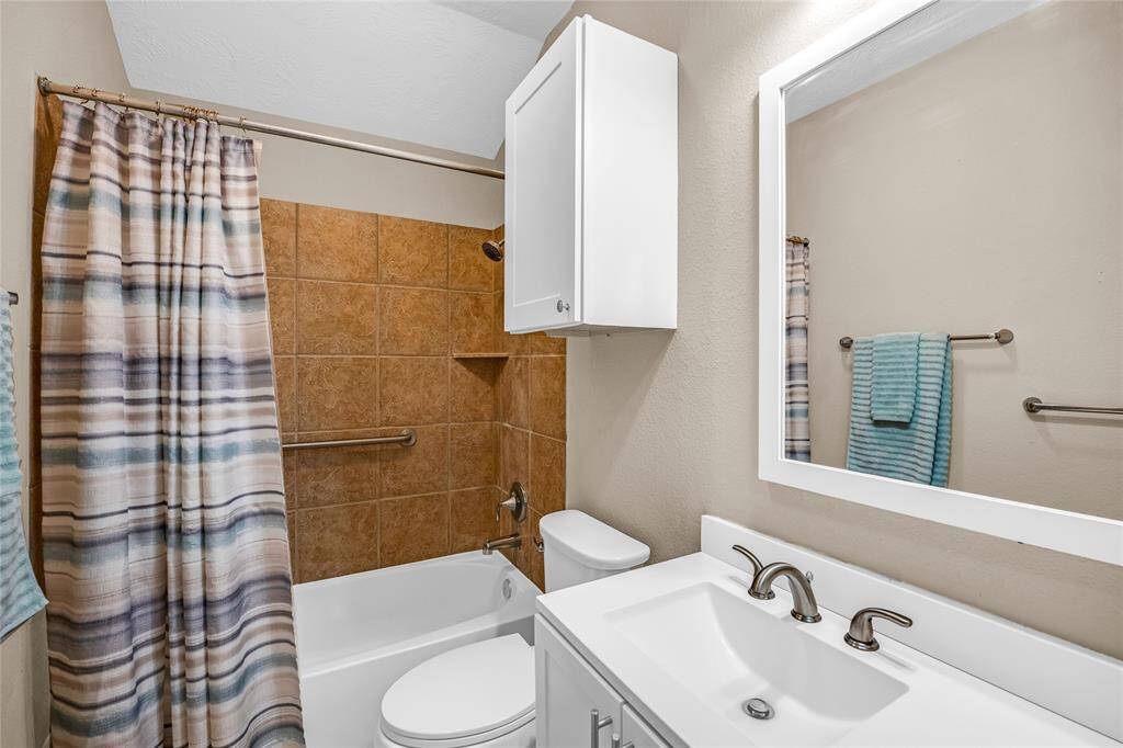 Second full bathroom upstairs.