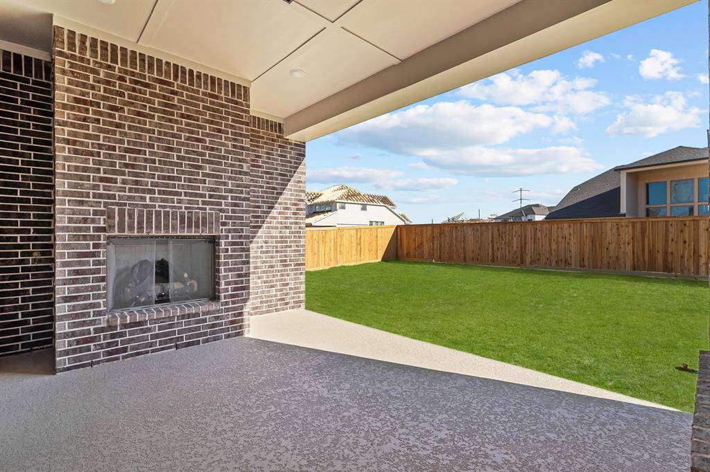 Welcome to The Pinto by David Weekley Homes. Move-In-Ready Now!