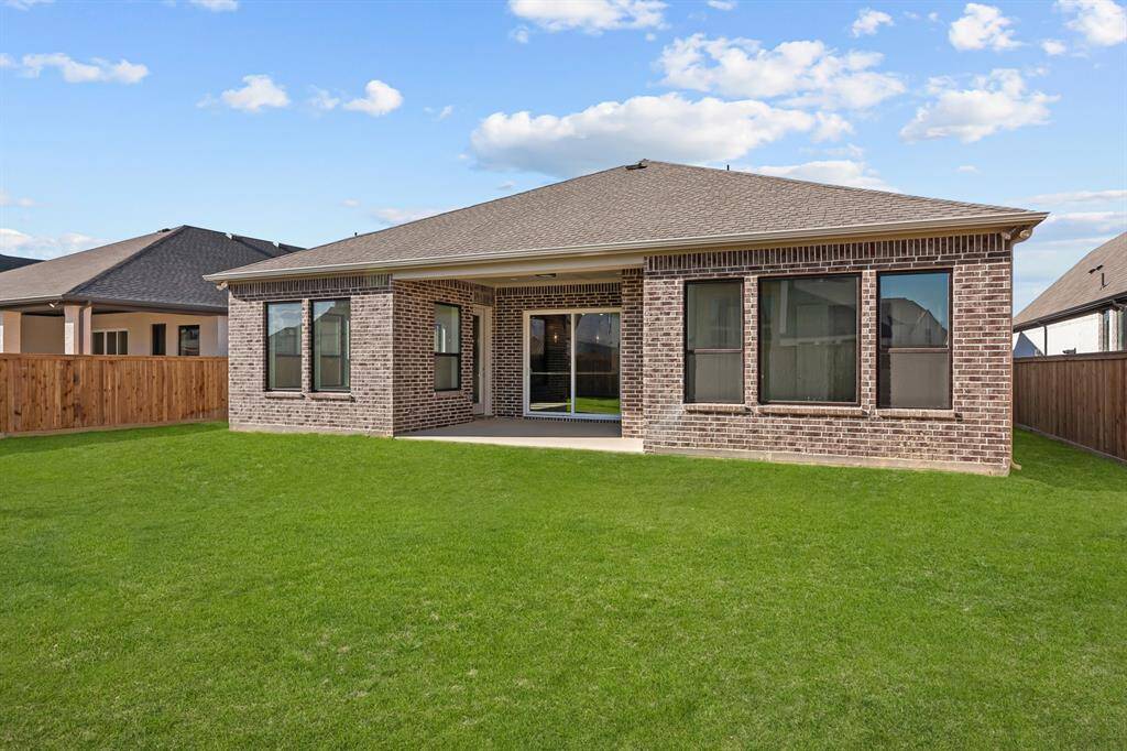 Welcome to The Pinto by David Weekley Homes. Move-In-Ready Now!