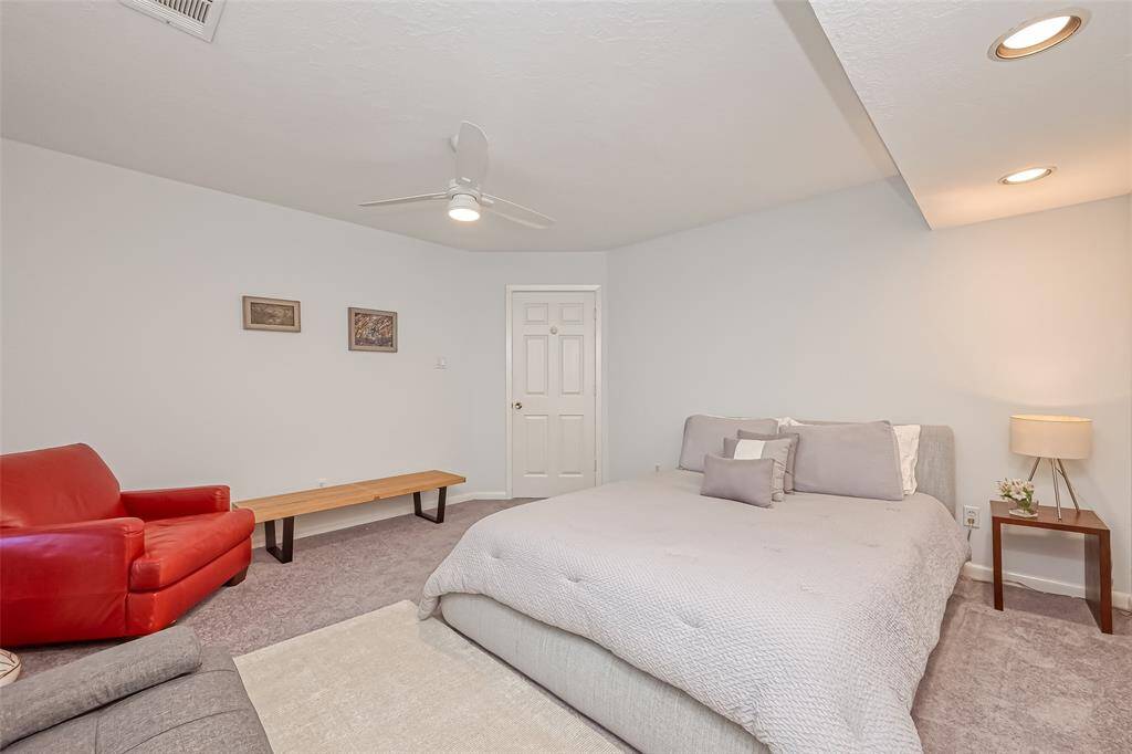 Third bedroom.