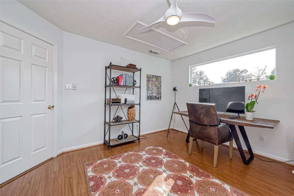 Fourth bedroom can be use as an office or bedroom.