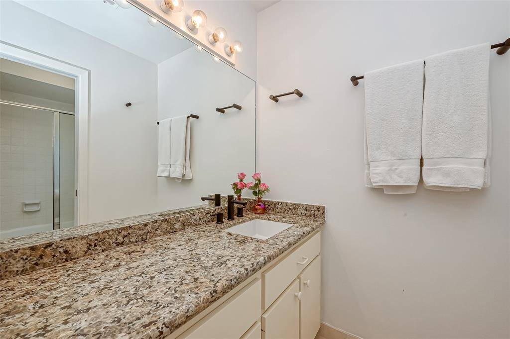 Secondary Bathroom.