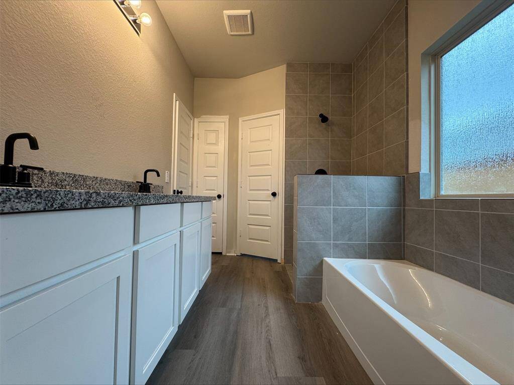 Relaxing owner's bath