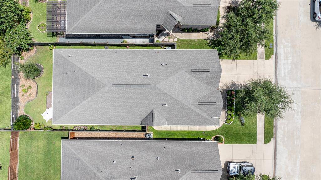 Plenty of walking trails around the lake along with benches and picnic area under gazebo. Plus a neighbhorhood boat dock where you can temporarily dock your boat or fish or pick up a boat taxi to the boardwalk. Also, just down the street from the lodge.