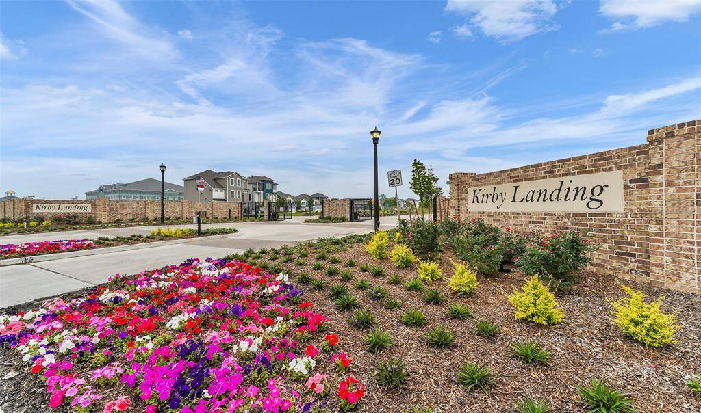 Come home to the conveniently located gated community of Kirby Landing in Houston.