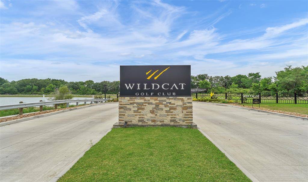 Wildcat Golf Club is located just minutes away from Kirby Landing.