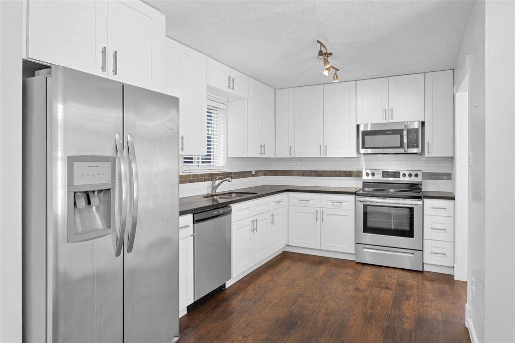 Fully updated kitchen.