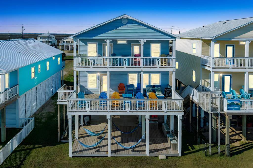 BEACHFRONT!!