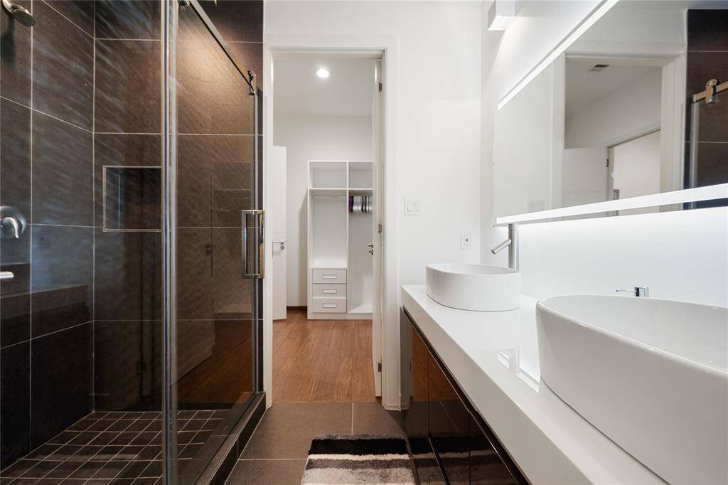 En Suite Bathroom