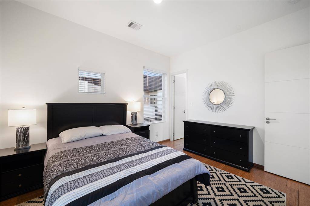 Secondary Bedroom.