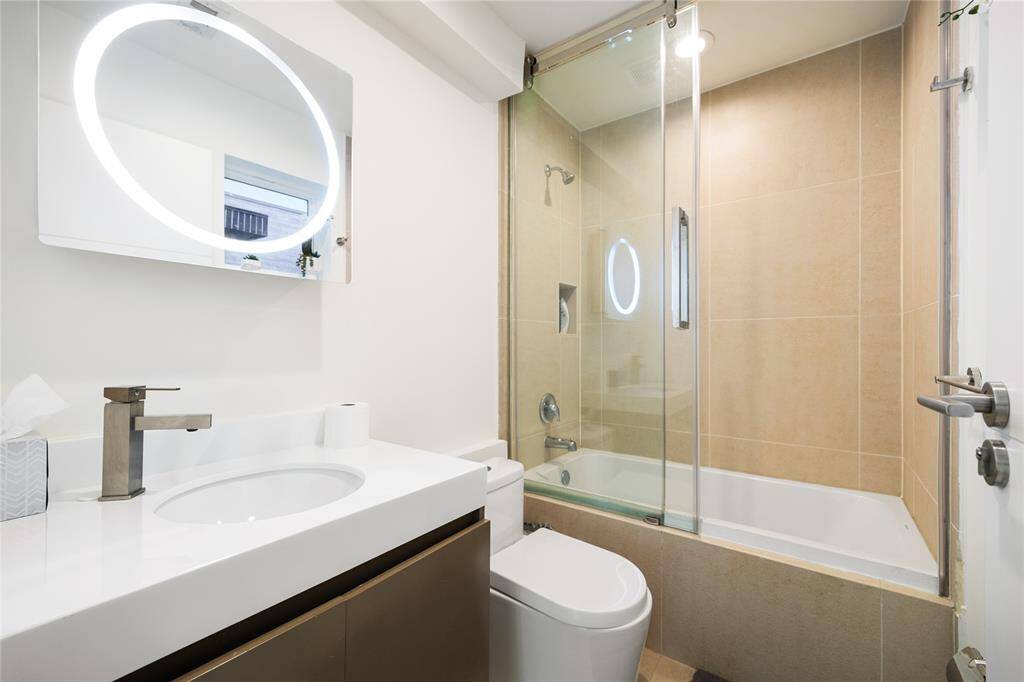 Secondary full size bathroom.