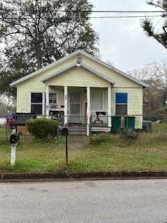 Duplex located on a large corner lot