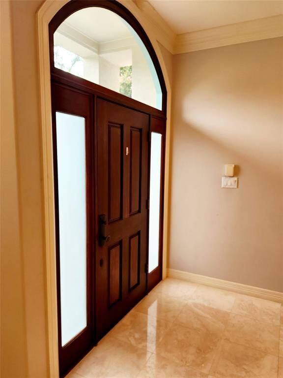 Step inside this beautiful Bellaire area home.