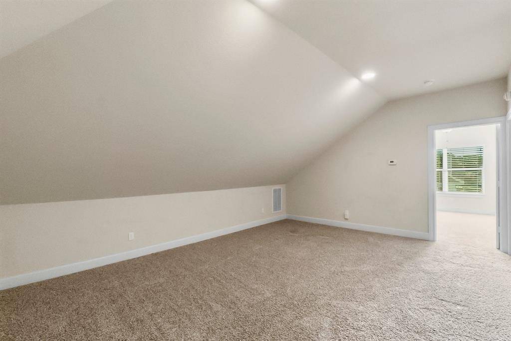 Game room/extra room for entertainment or office