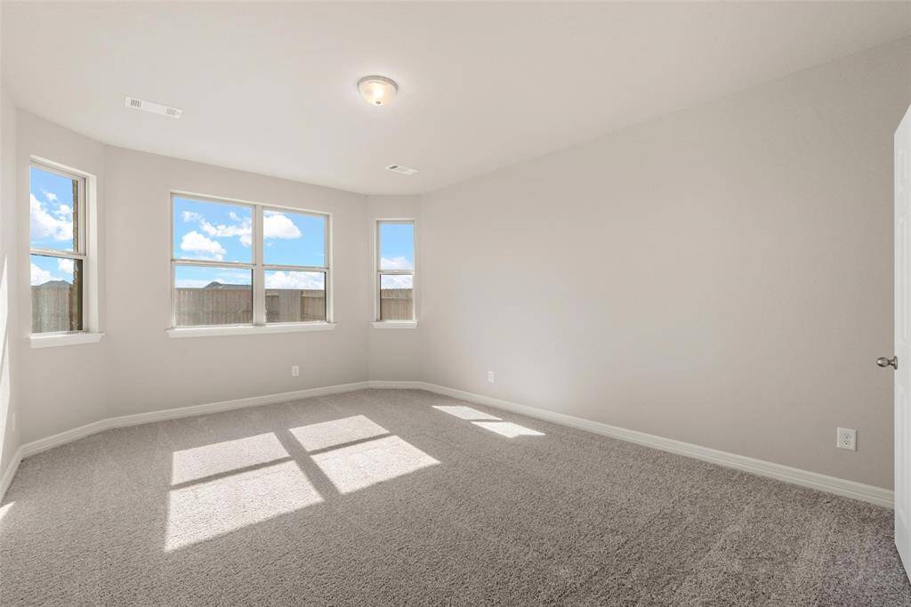 Note: Sample product photo. Actual exterior and interior selections may vary by homesite.