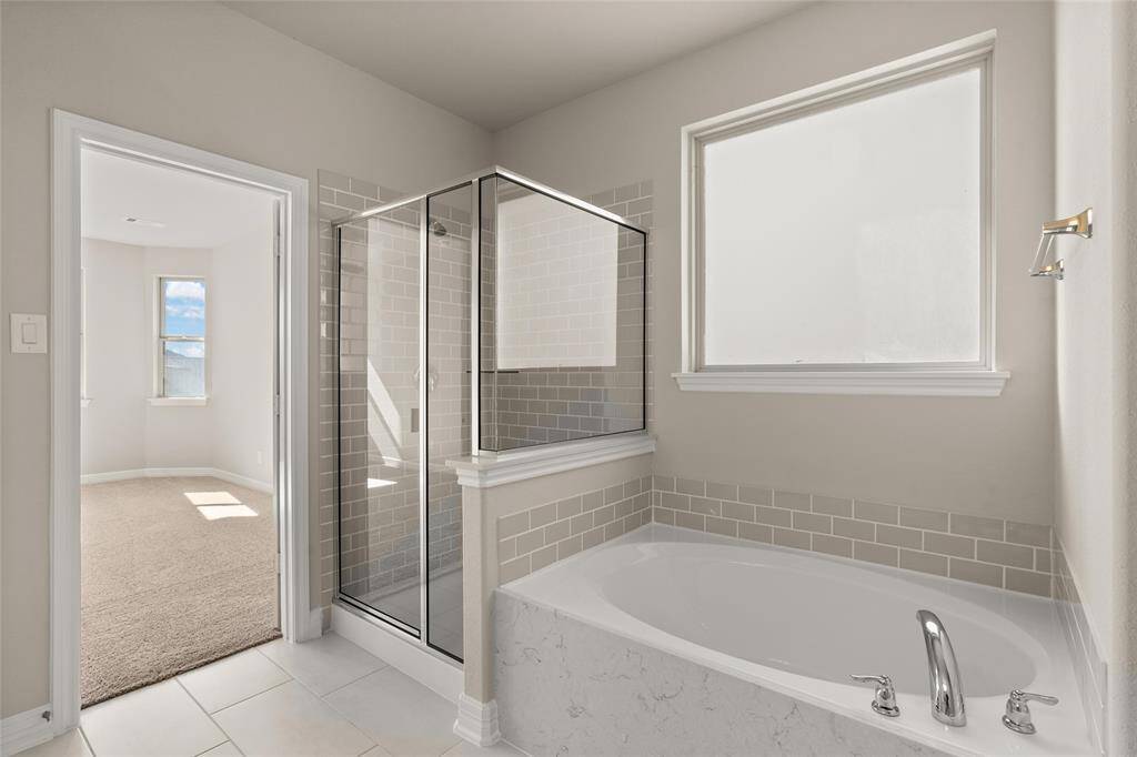 Note: Sample product photo. Actual exterior and interior selections may vary by homesite.