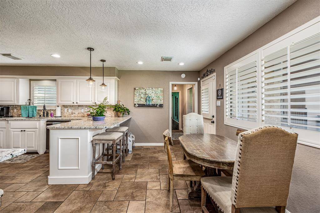 Breakfast nook off kitchen