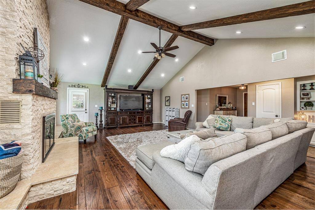 Huge living area