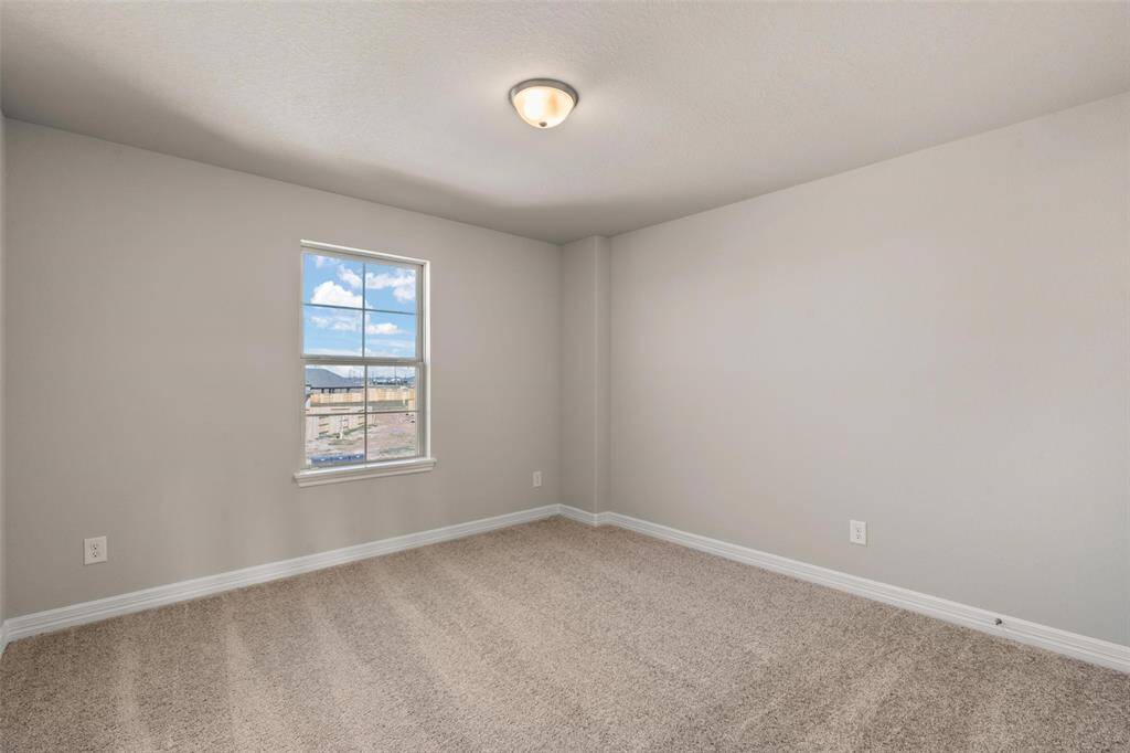 Note: Sample product photo. Actual exterior and interior selections may vary by homesite.