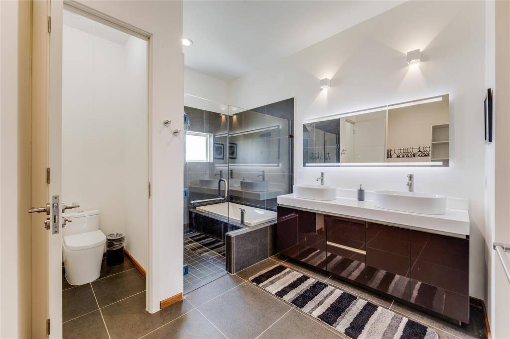 En suite primary bathroom.