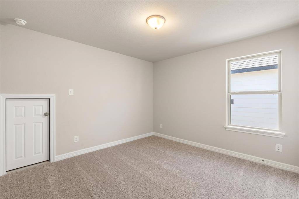 Note: Sample product photo. Actual exterior and interior selections may vary by homesite.