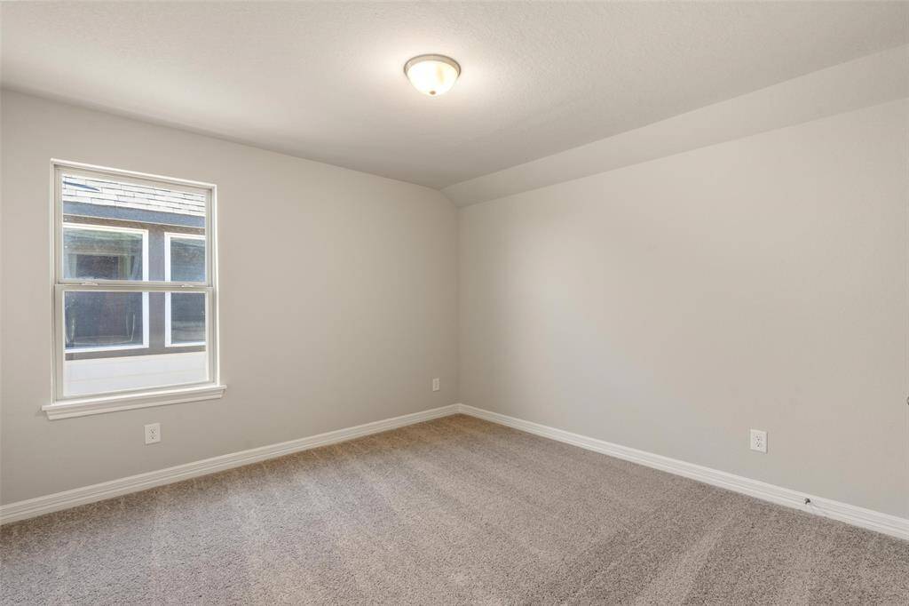 Note: Sample product photo. Actual exterior and interior selections may vary by homesite.