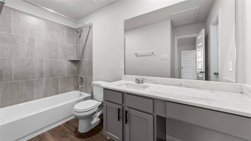 Spacious second-floor full bathroom.
