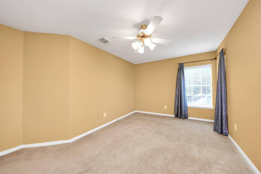 Another upstair bedroom