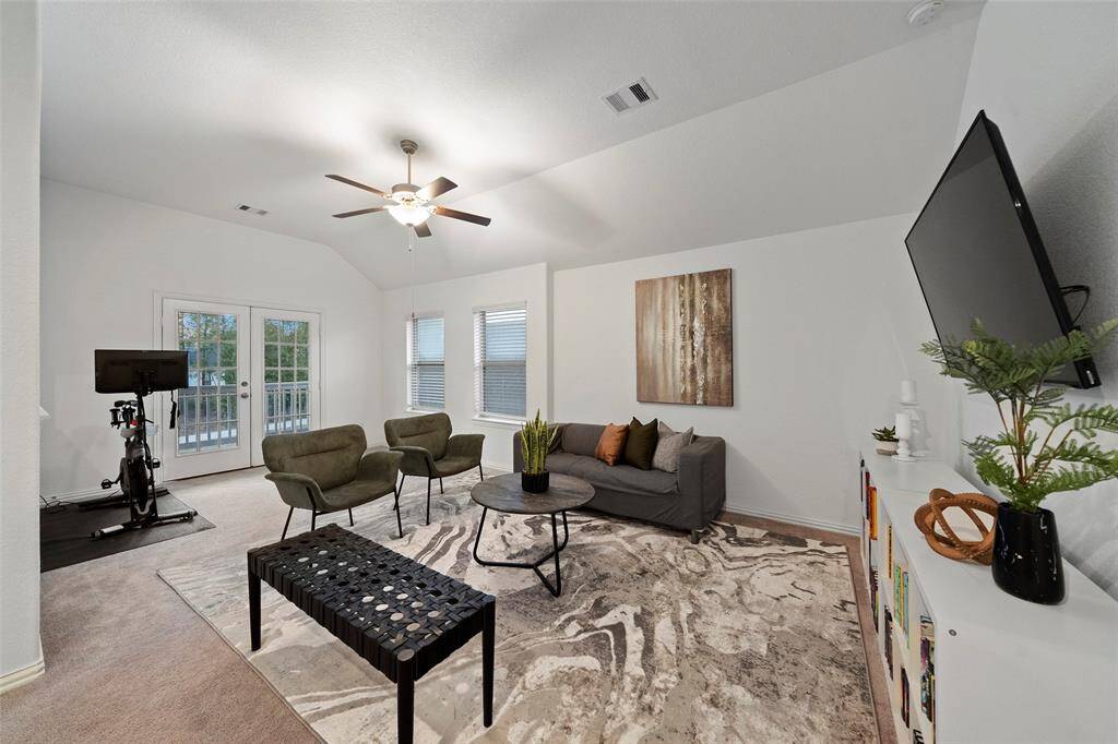 Rare 2nd floor balcony off the game-room!