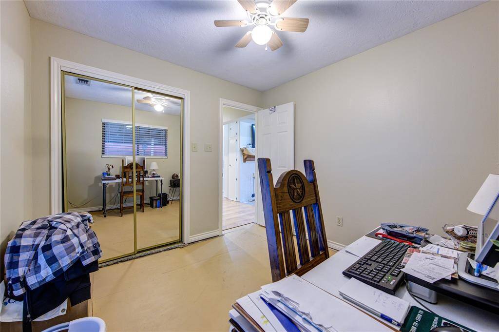 Bedroom/Office