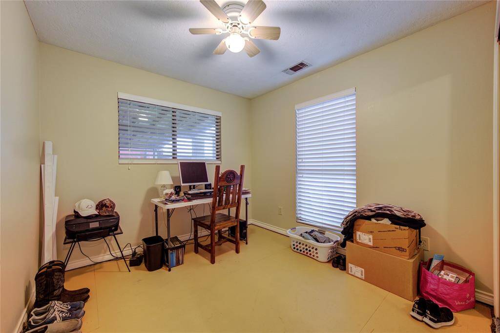 Bedroom/Office