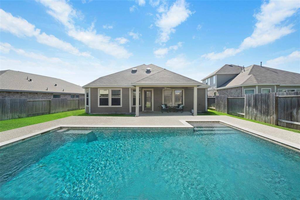 VIRTUAL STAGING TO SHOW THE LOT SIZE!
