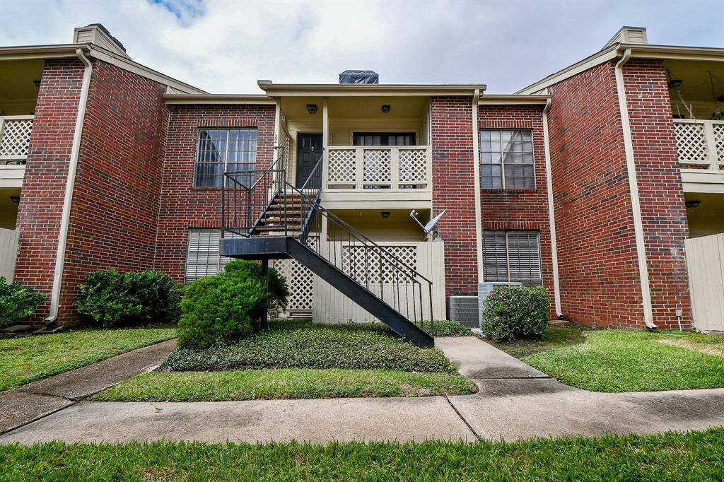 Upstairs flat with exterior balcony (opens to living area)!