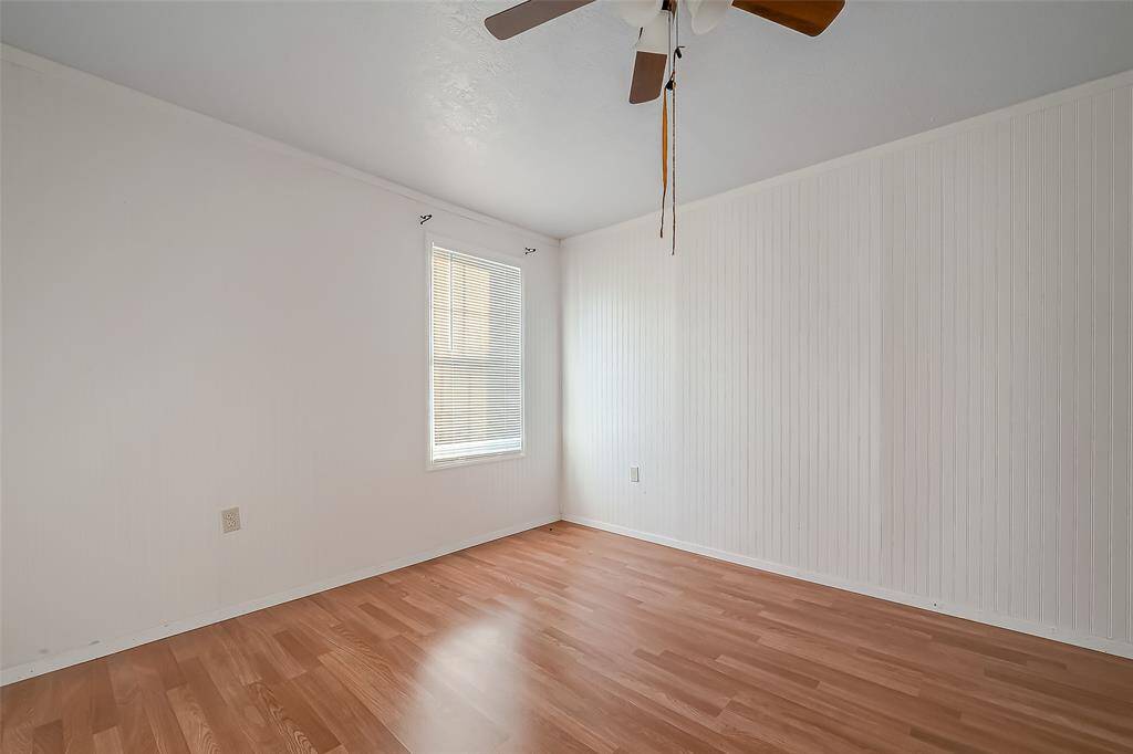 Bonus room in addition 5th bedroom possible