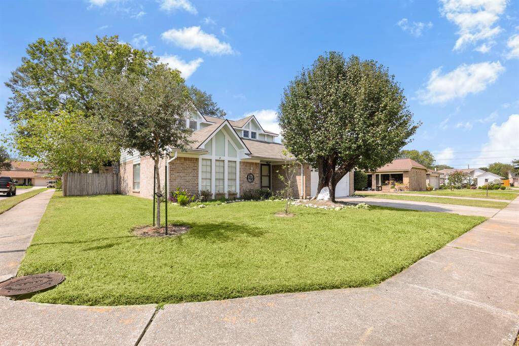 Located in a corner lot in Klein ISD