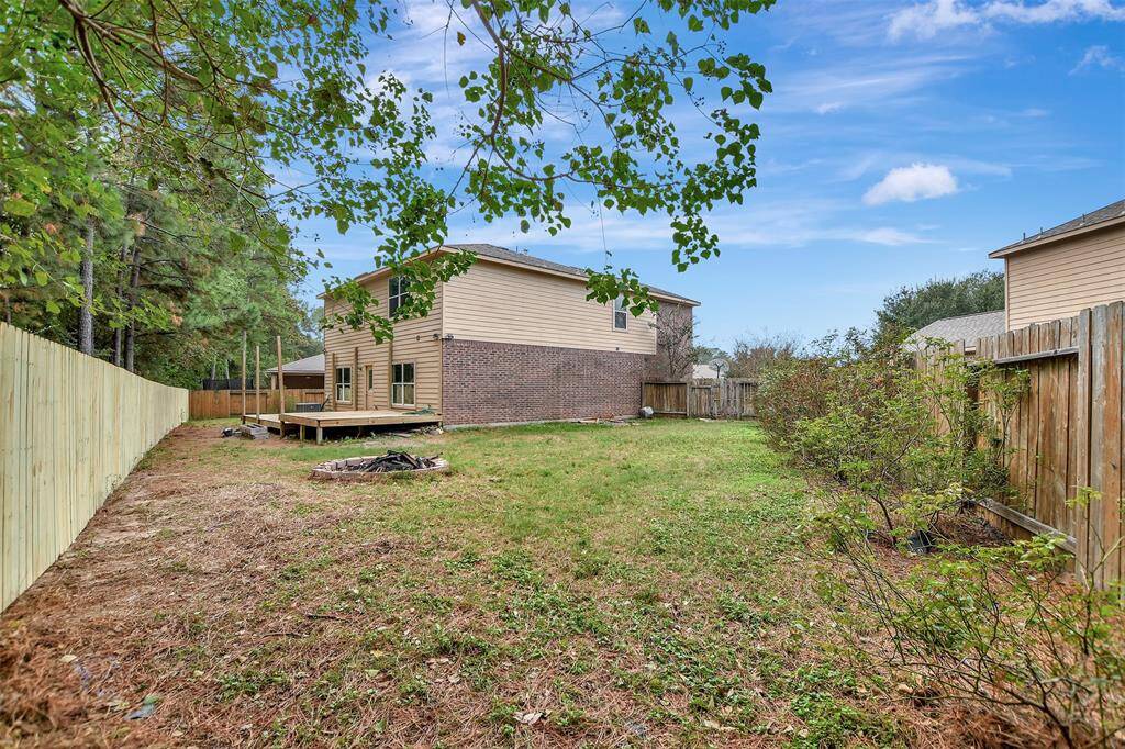 Large side yard, back fence replaced