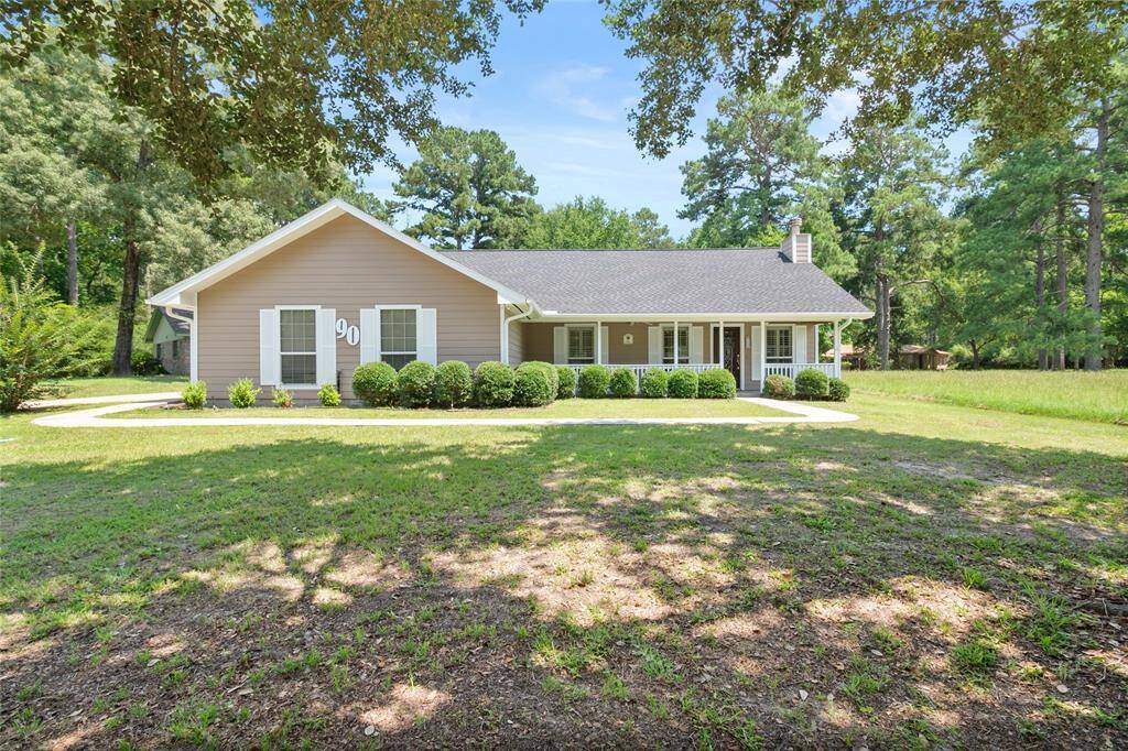 Welcome Home to all 90 Westwood Drive East and Westwood Shores has to offer you, your family and friends. Unforgettable Resort style Living! Full time, weekend or Lock and Leave!