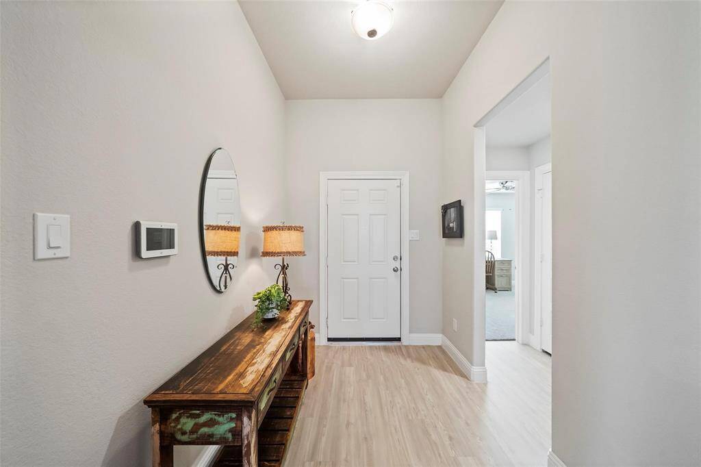 Take a look at this beautiful entry way.