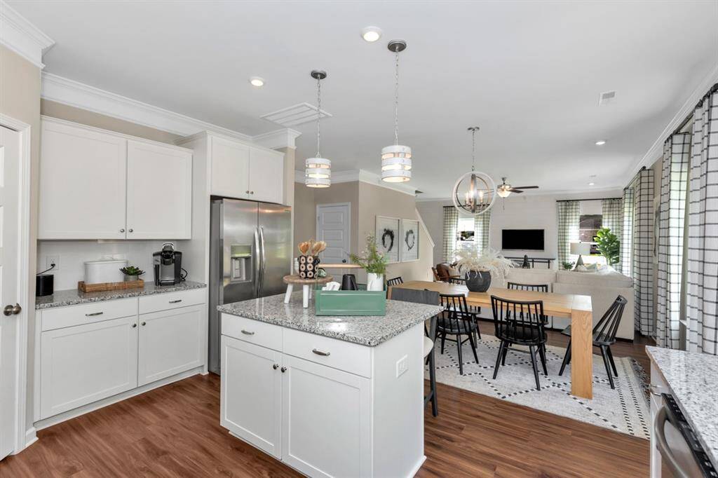 Home under construction. Sample floor plan photo used for illustrative purposes only. Upgrades, selections options, and colors will vary.