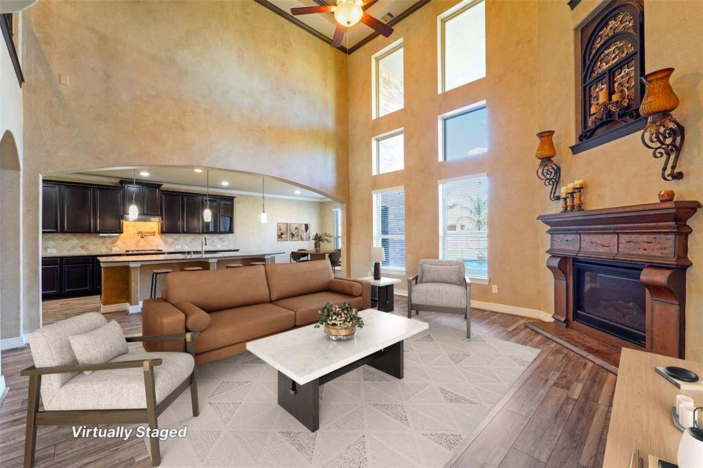 Great Open Concept - virtually staged