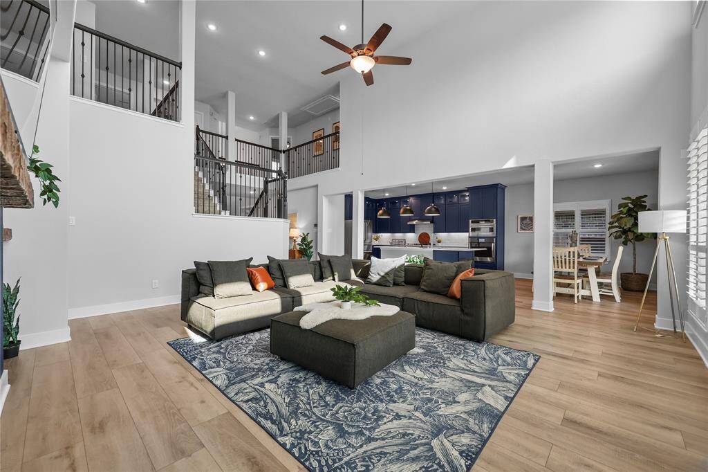 From lavish parties, to small intimate get togethers, and consistent daily living, this open space provides the perfect backdrop for all of your future memories.
